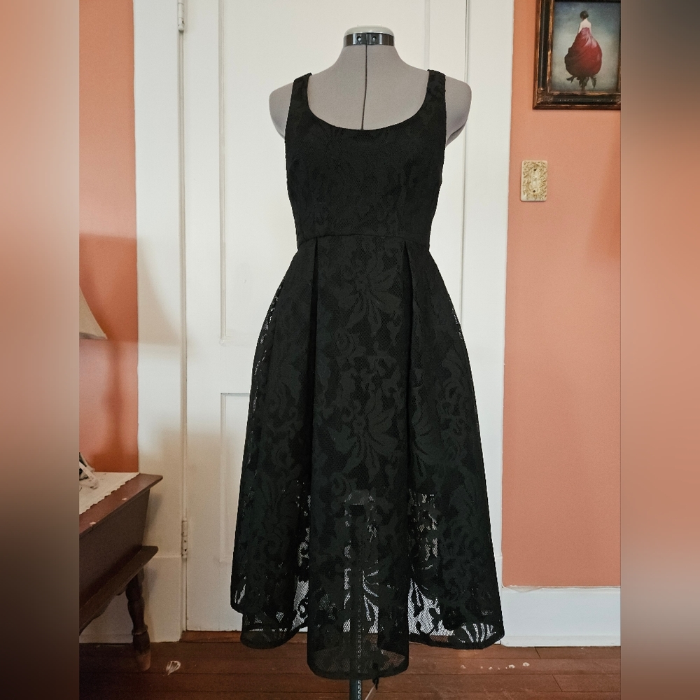 Lulu's Black Lace Keyhole Back Tea/Cocktail Dress Size S.